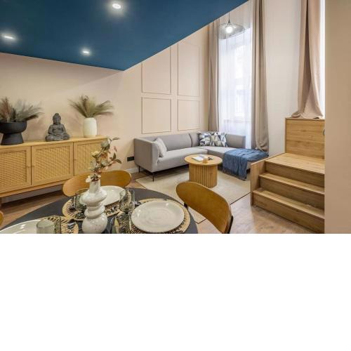 Downtown Comfort One