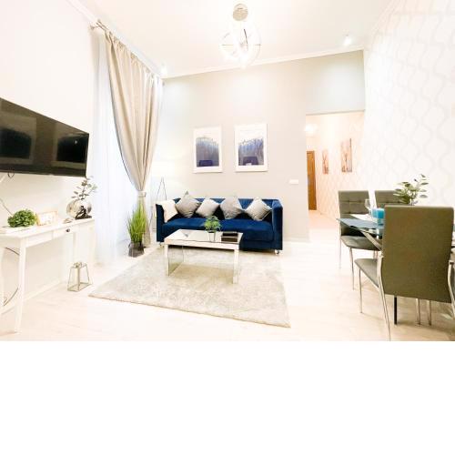 Downtown Deak-Ferris Wheel Luxury Home