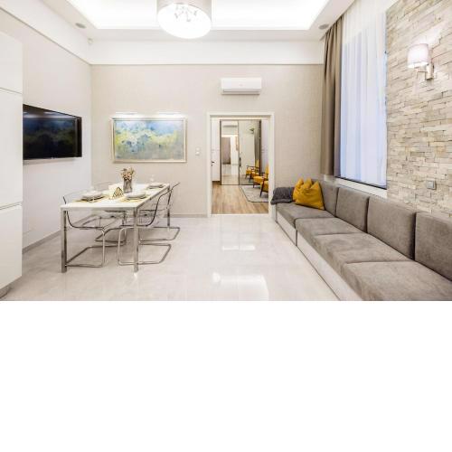 DownTown Deluxe Apartment