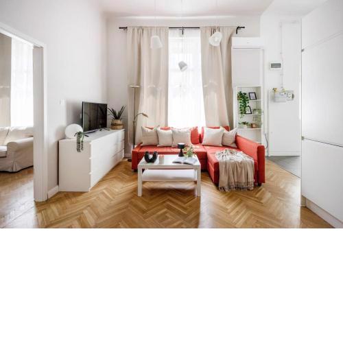 Dream Stay in Budapest-Steps to BudaEye &FashionSt