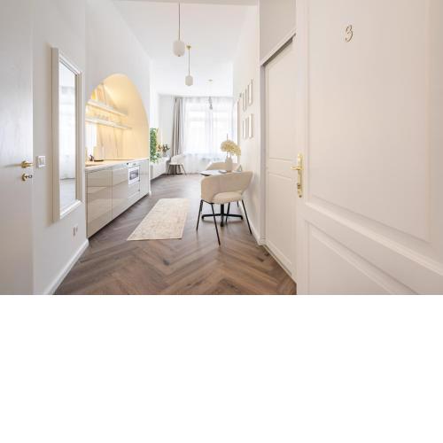 E13 - Grand Boulevard Heritage Suite - Best Location by BQA