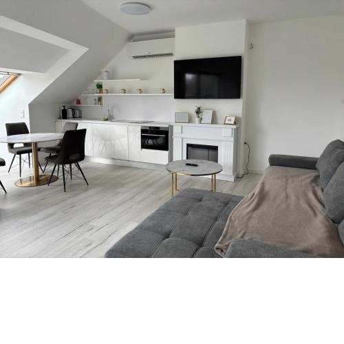 Elisabeth Residence White with parking