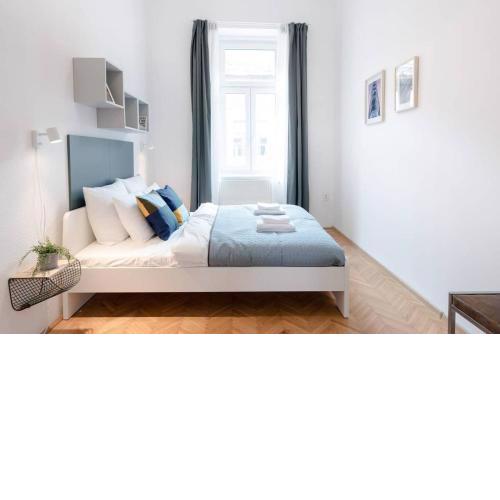 Excellent central location lovely home with AC