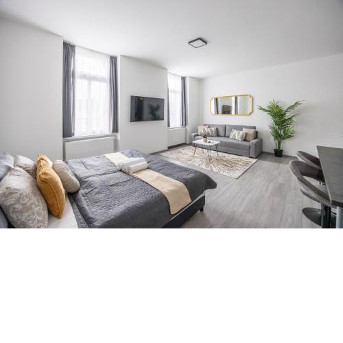 Exclusive & Grand City Central Residence w' 4BEDRM, 3BATHRM