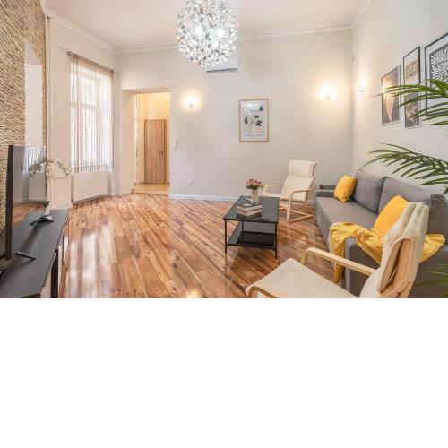 Exclusive n' Charming Apartment with Sauna in the Heart of Budapest