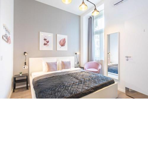 Extreme Central - Modern Mini Studio