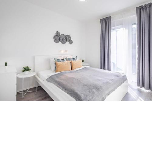 Fresh & Modern - with 2 balconies