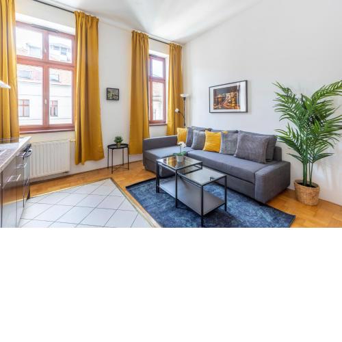 Global Living - Downtown Cozy Home in the Gozsdu Garden