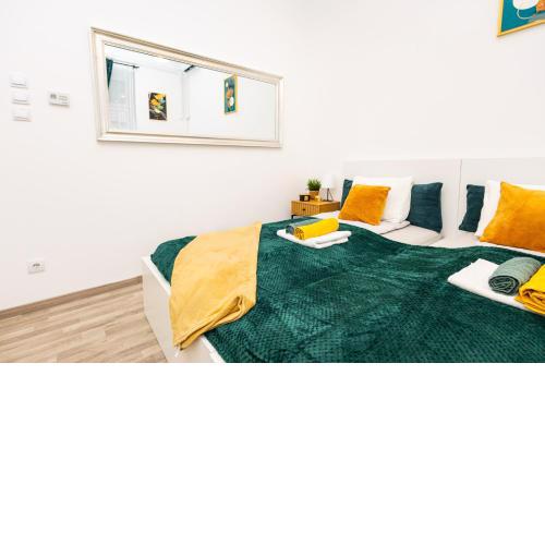 Golden Sun Apartment at Buda Castle