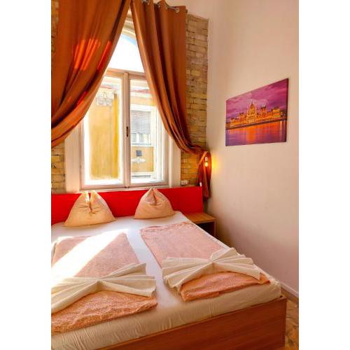 GoodMo Budapest Smart Rooms