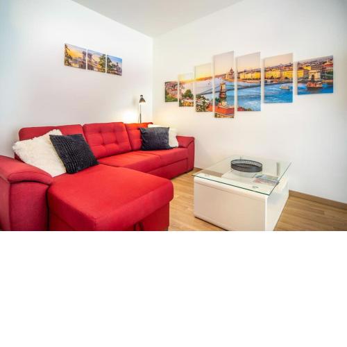 Grace Pine Apartment 1