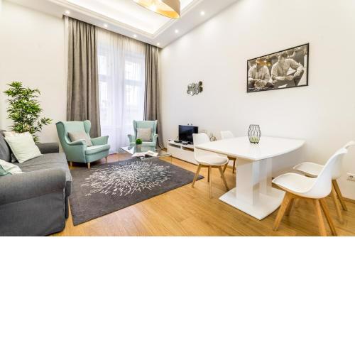 Hello Downtown Apartment - Movie