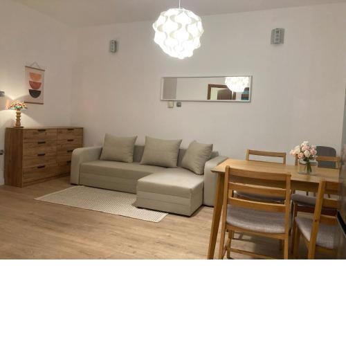 High Noon Apartment