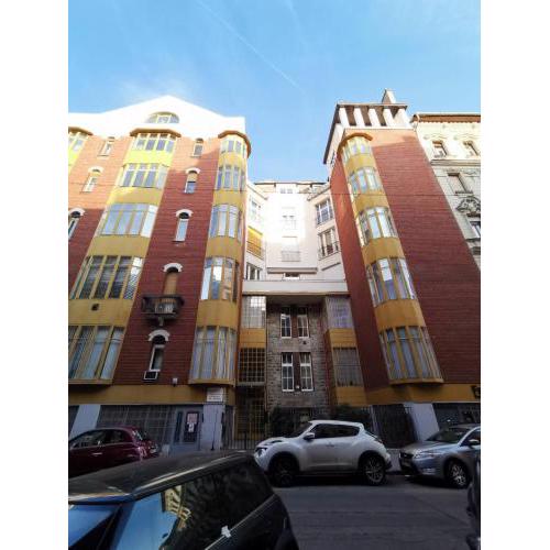 High Sky Apartment