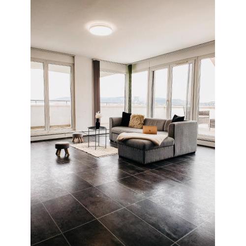 Highrise Horizon Penthouse