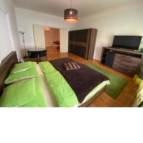 Holiday apartments & rooms next Danube Promenade