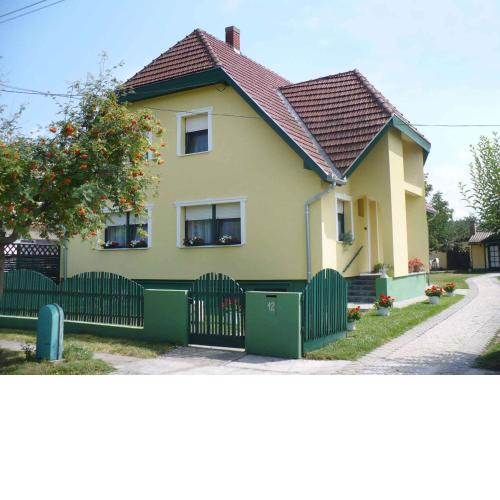 Holiday home Balatonbereny/Balaton 18030