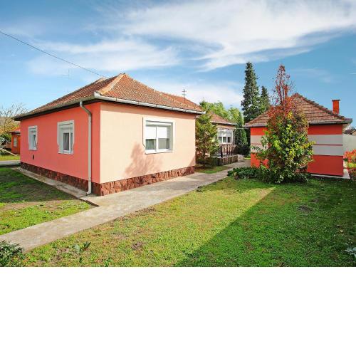 Holiday Home Peach by Interhome