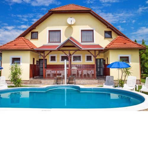 Holiday Home Yellow 1 by Interhome