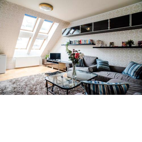 Hollo Apartment - PRIVATE GARAGE - A/C