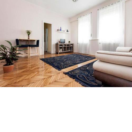 Home Away Apartment