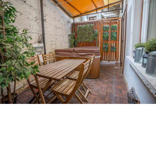 Hot tube apartment in the heart of Budapest, Kazinczy street