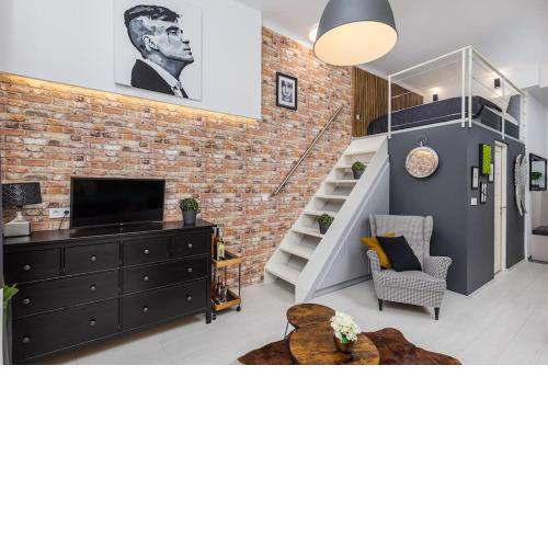 Industrial studio by Danube, Margaret island