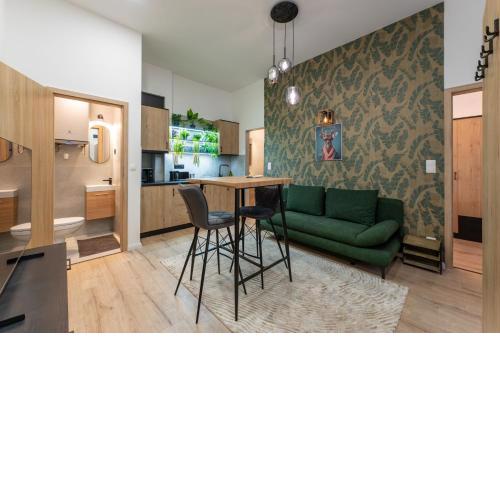 Instant Ruinbar Designer Center Apartment