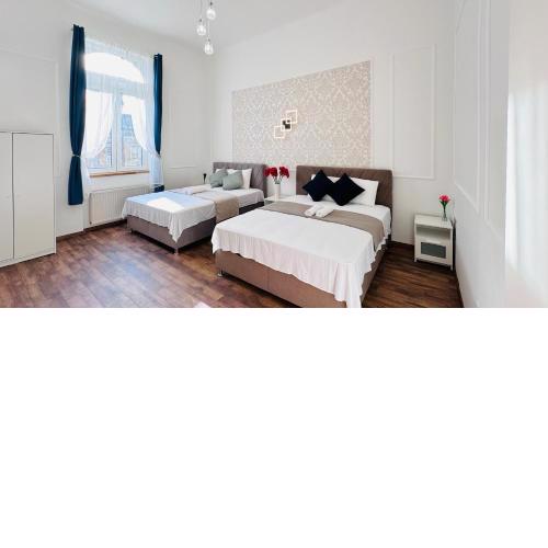 Jozsef 28 Apartment - 5 mins to New York Cafe