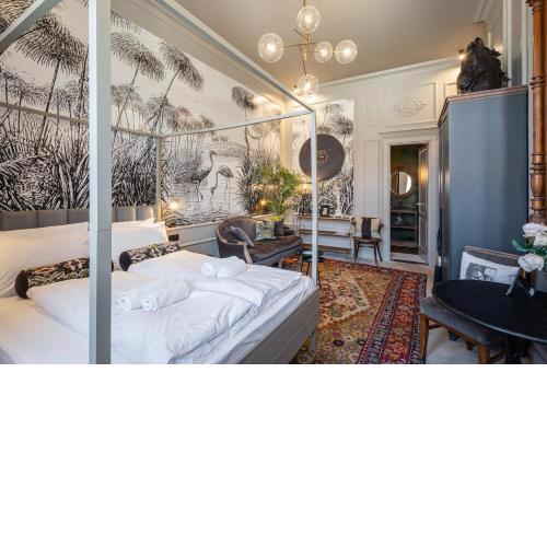 Jungle Design 2BDR Apartment