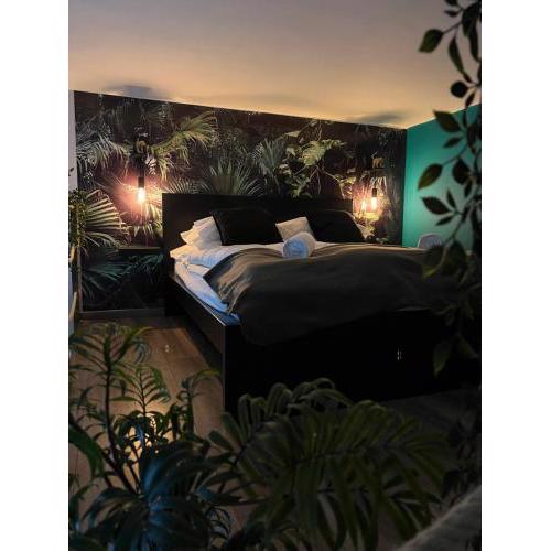 Jungle Inn