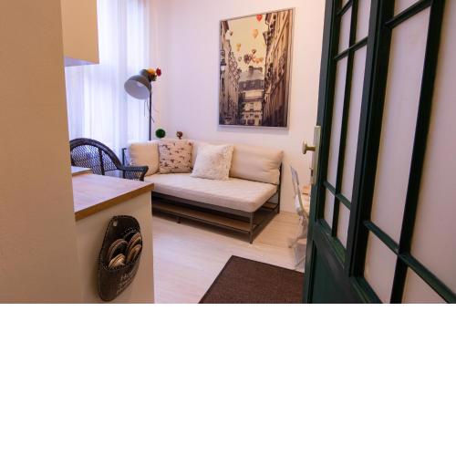 Junior Orange Apartment next to Danube