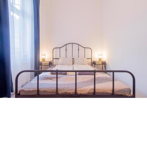 Kalvin 2BDR Apartment with AC