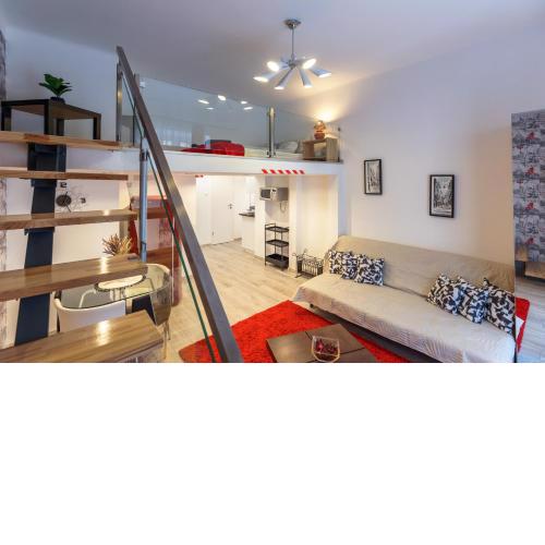Karavan Corner Apartments