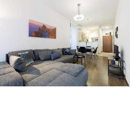 Kazinczy 3 Jewish HQ Bedroom + Living with Balcony