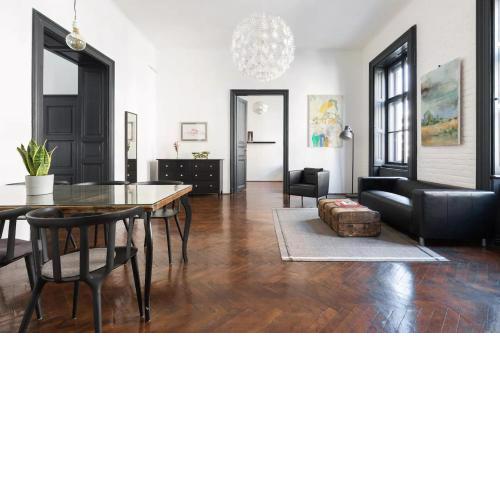 Kertesz 22 - 3 Bedrooms and Living with 2 Baths