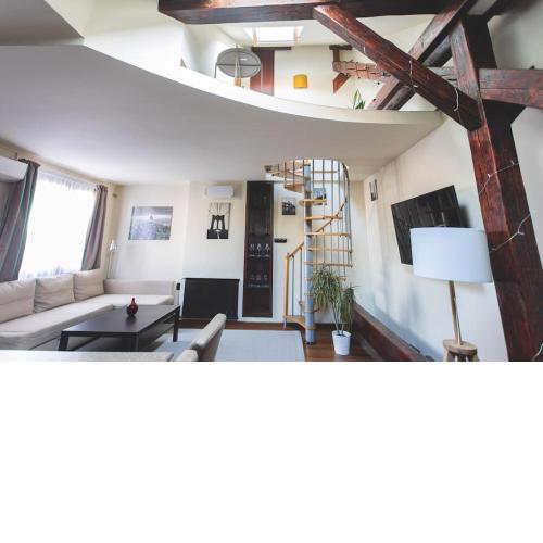 Klotild & Matild Top Floor Apartment in Downtown