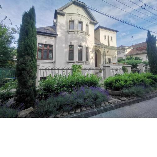 Kúria Apartman Budapest with free parking