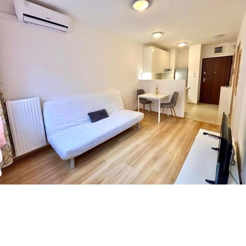 Leo residence