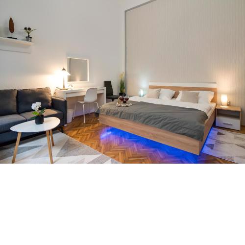 Light design apartment close to City park&Bath