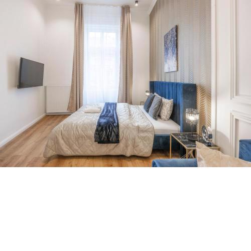 Luxurious Central Grand Home w/ 3BEDRM 2BATHRM