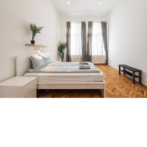Luxurious Downtown Family Suite