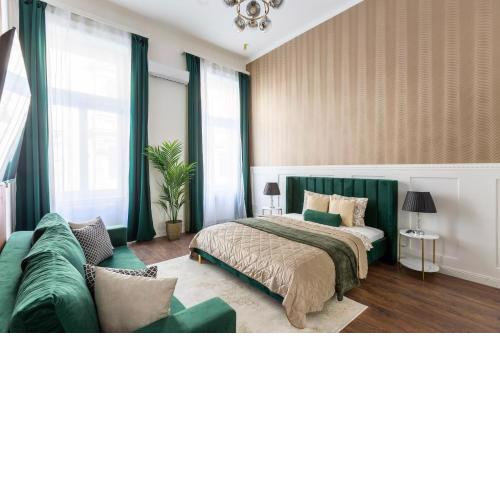 Luxurious Prestige Residence next to the New York Café