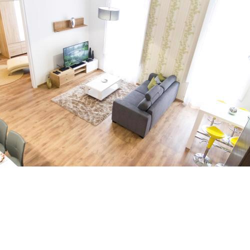 Luxury 2BR Apt by the Synagogue