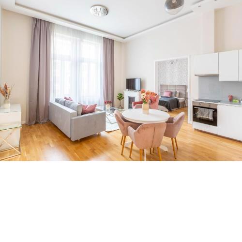 Luxury 3BEDRM 2BATHRM Apartment with Danube River View
