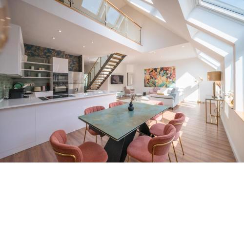 Luxury 5 bedroom 5 bathroom penthouse by the Opera