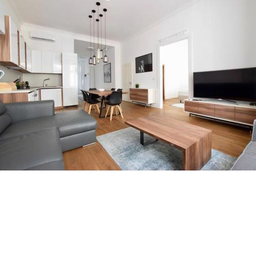 Luxury Apartment by Hi5 - Budapest Broadway (094)