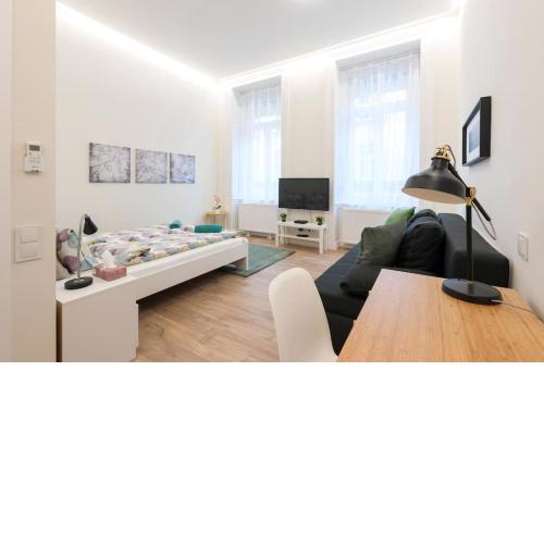 LUXURY NEW-3BDR 3BTH SAUNA!CITY CENTER