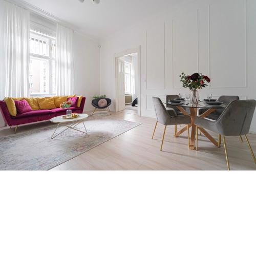 Luxury Residence by Castle District, Free Parking