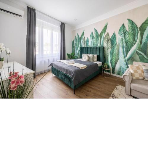 Luxy Central Spacious & Cozy Residence with Balcony